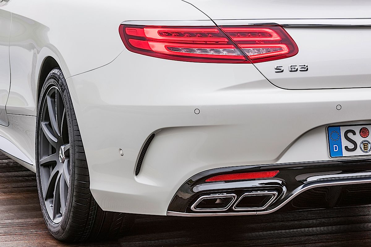 Mercedes-Benz S63 AMG Coupé Drive Image Gallery