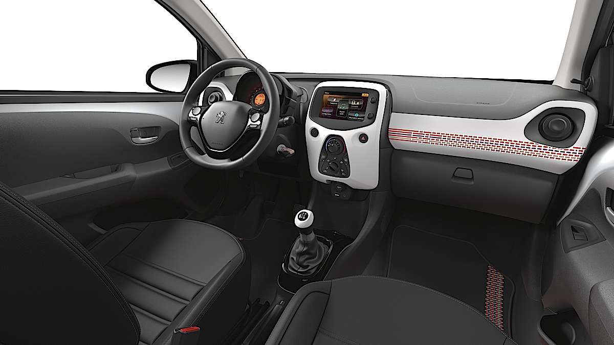 dual interior of the All new Peugeot 108