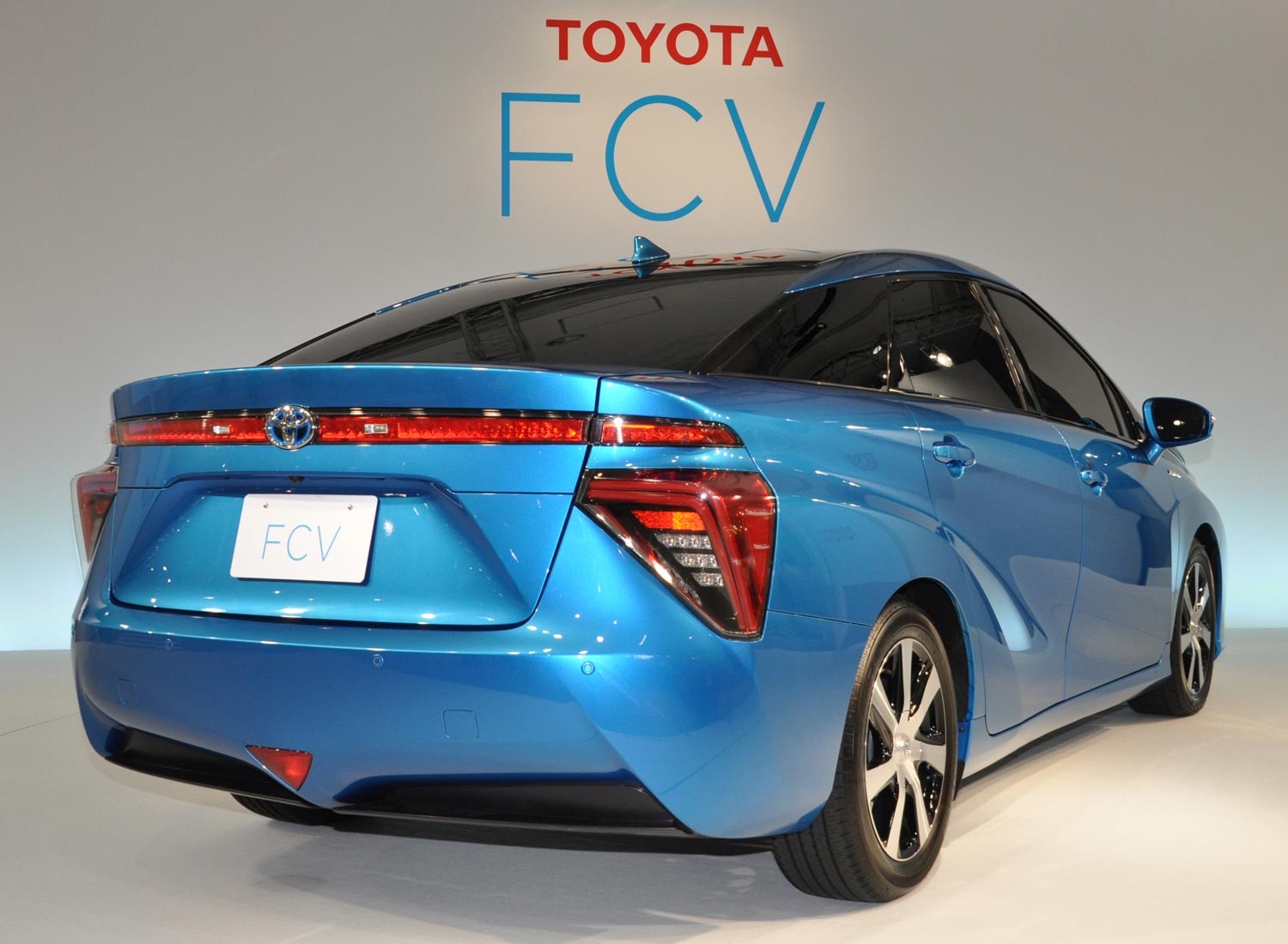 Toyota-Mirai-The-Future-Hydrogen-Fuel-cell-car-from-Toyota