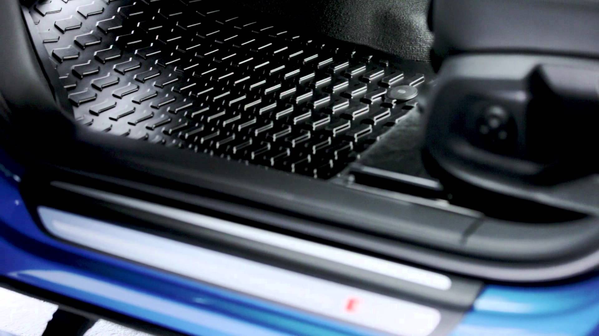 AudiGenuineAccessoriesQ3FloorMatsattachment Drive.co.uk