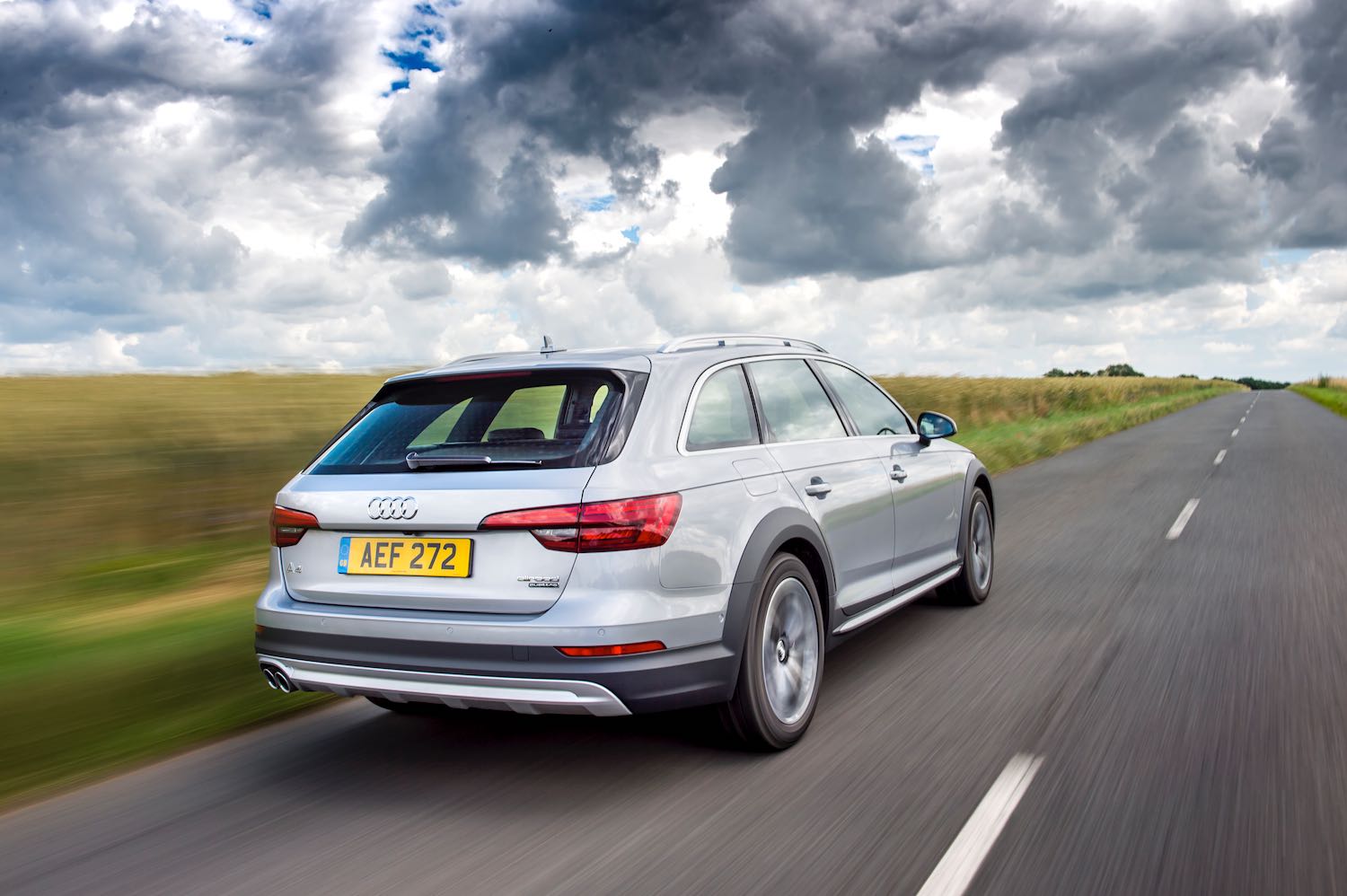 Neil Lyndon reviews the Audi Allroad for drive-6