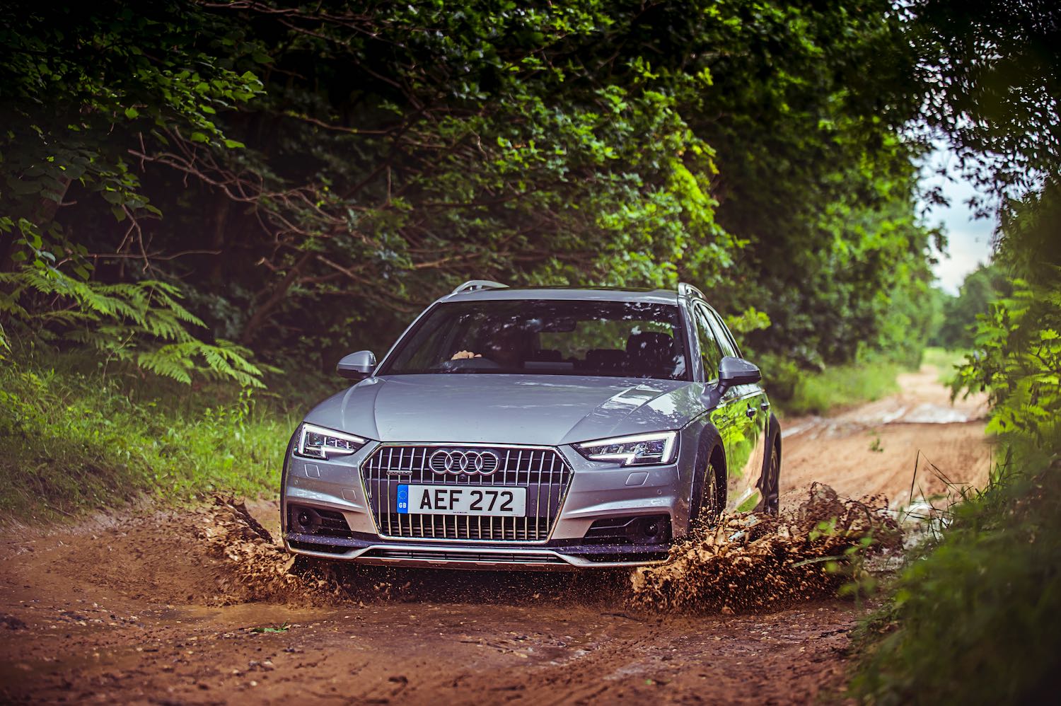 Neil Lyndon reviews the Audi Allroad for drive-8