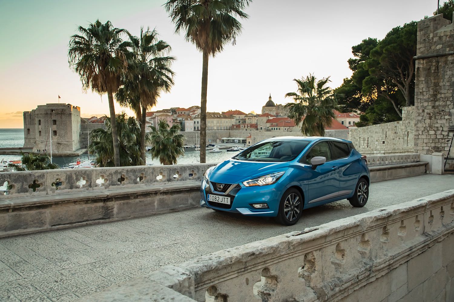 Jonathan Humphrey reviews the All-new nissan Micra 2107 for drive 11