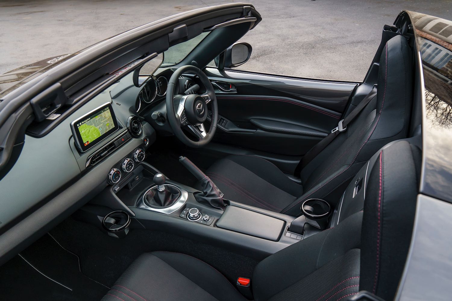tom-scanlan-reviews the-Mazda MX-5 RF for drive-13