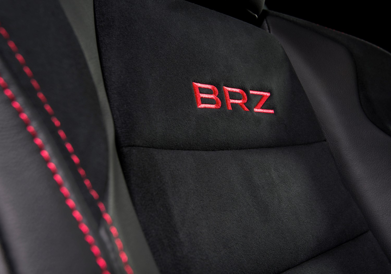 Tom Scanlan reviews the 2017 Subaru BRZ for Drive 10