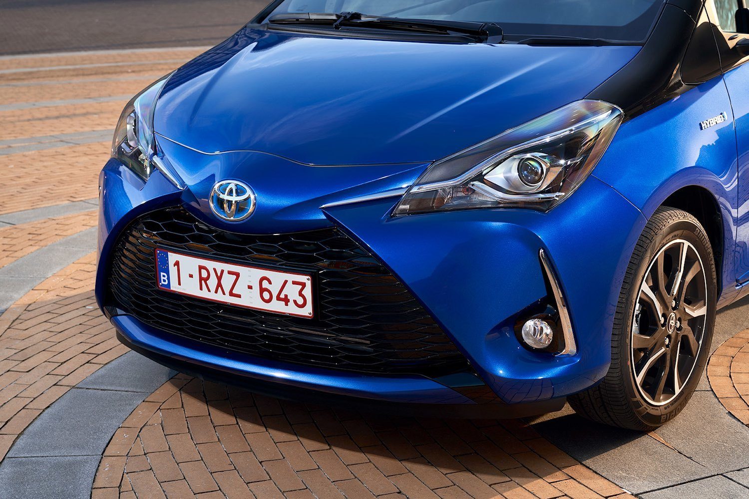 Tim Barnes-Clay drives the New Toyota Yaris car review by Drive 1