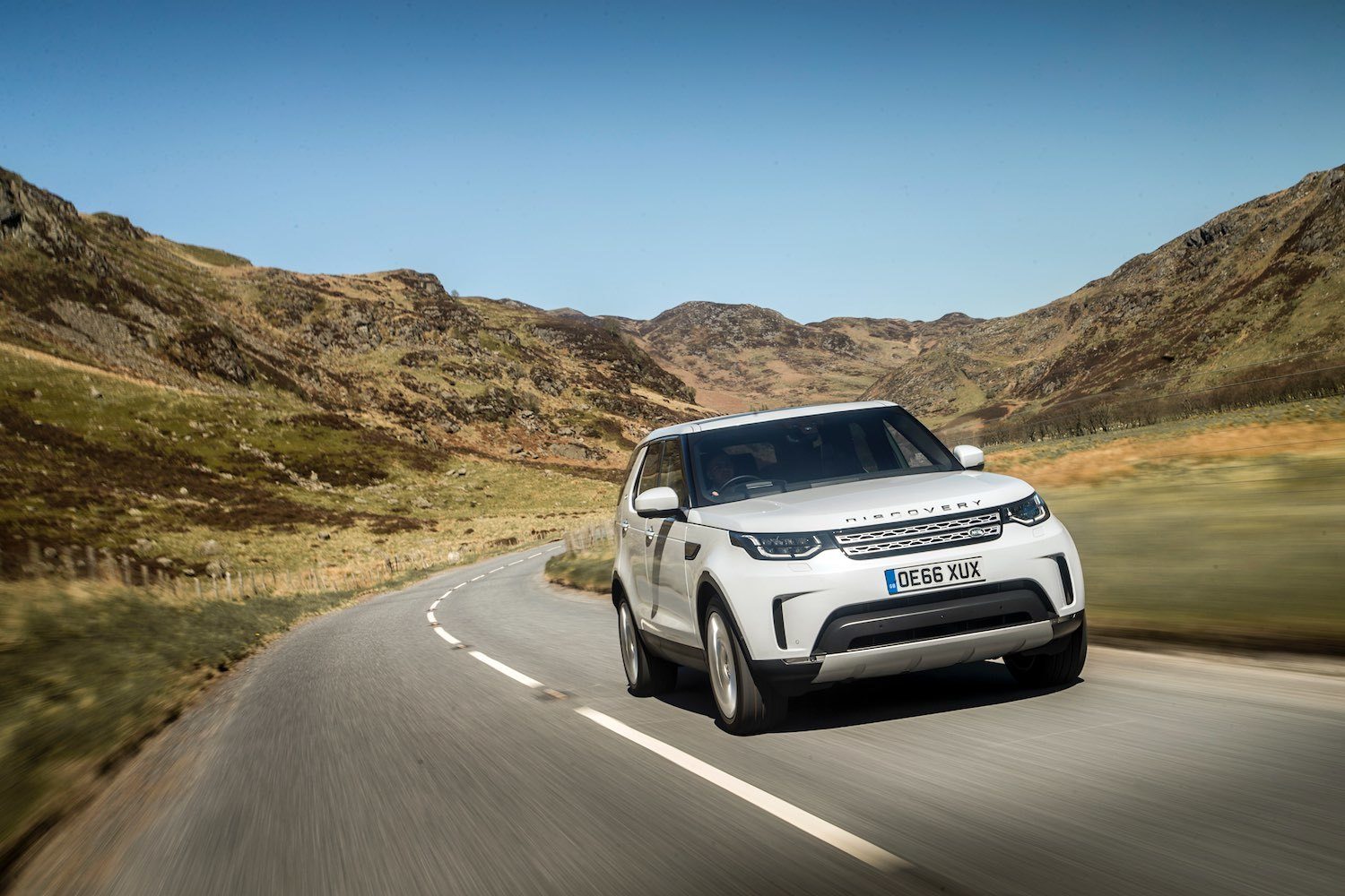 Neil Lyndon reviews the All New Land Rover Discovery in Scotland 3