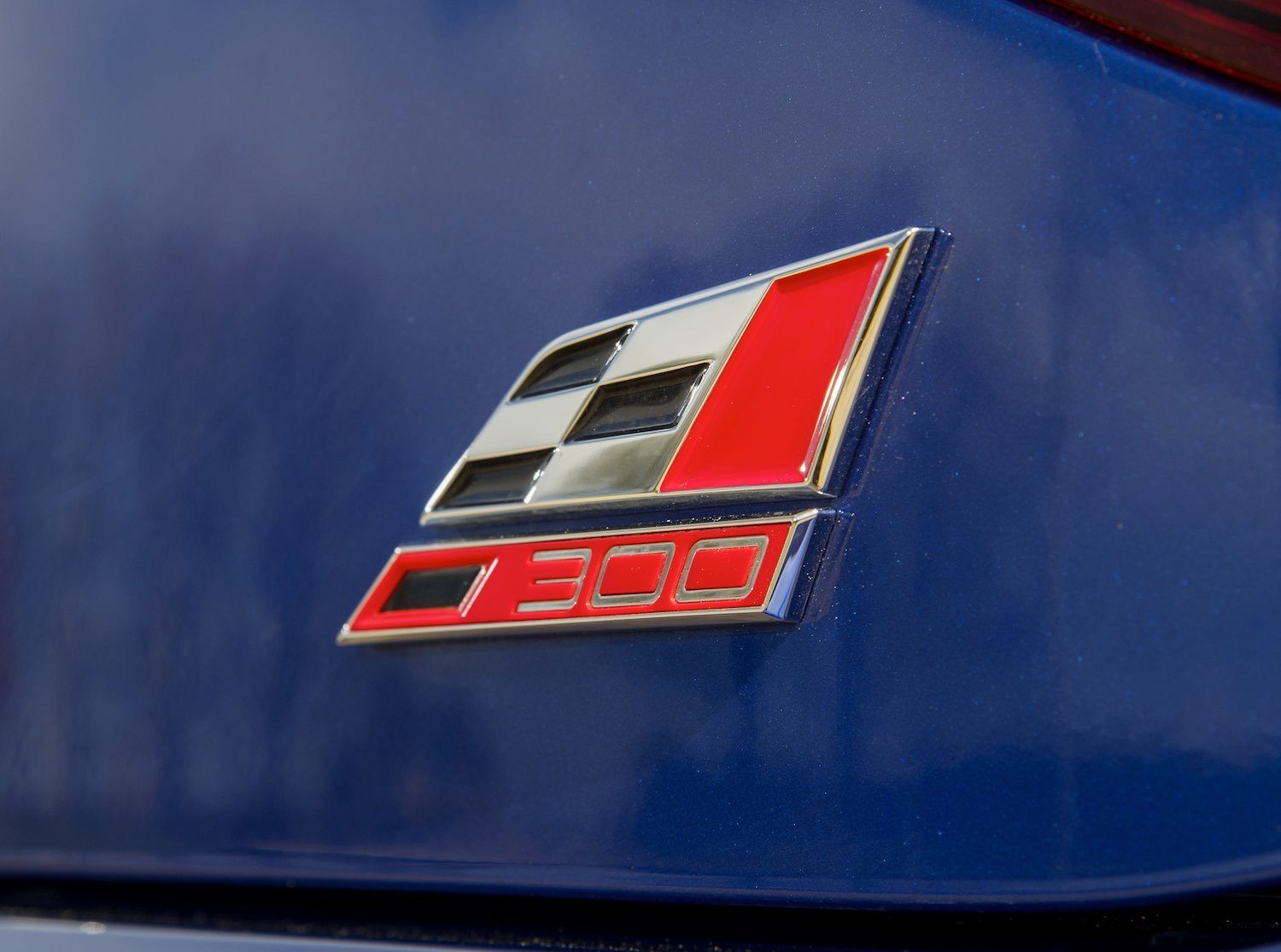 Tom Scanlan drives the New SEAT Leon and SEAT leon Cupra 24