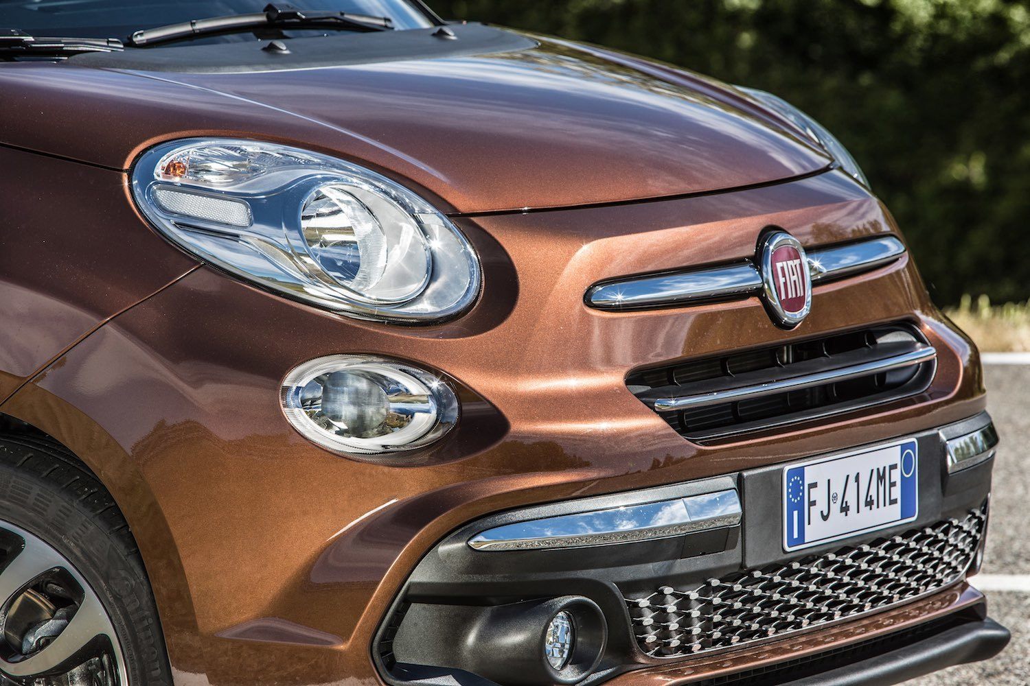 Tim Barnes-Clay reviews the New Fiat 500L from the first drive in Italy 19