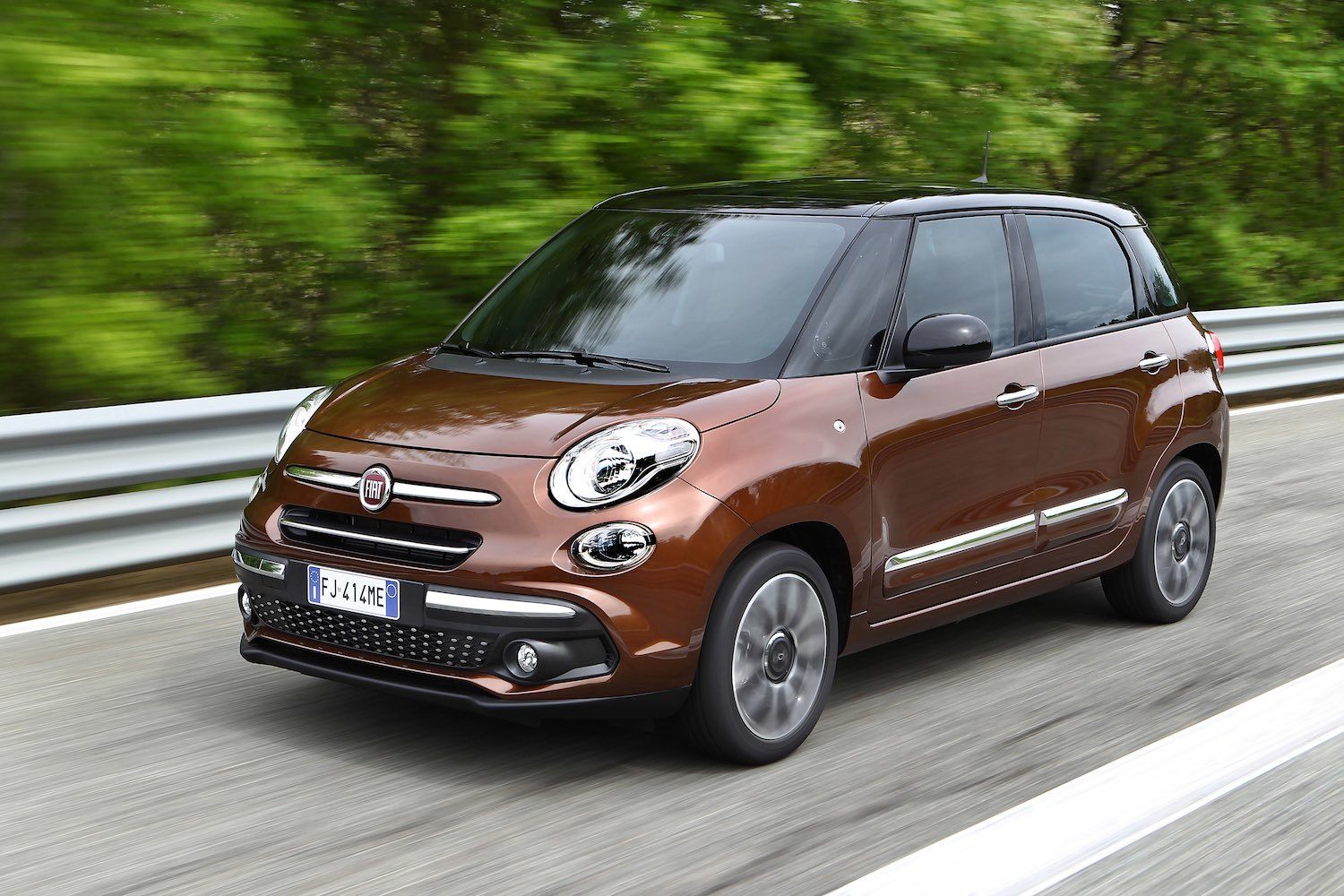 Tim Barnes-Clay reviews the New Fiat 500L from the first drive in Italy 20