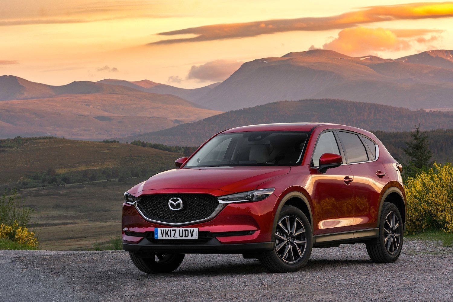 Tom Scanlan reviews the all new Mazda CX-5 in the Cairngorms Scotland for drive 26
