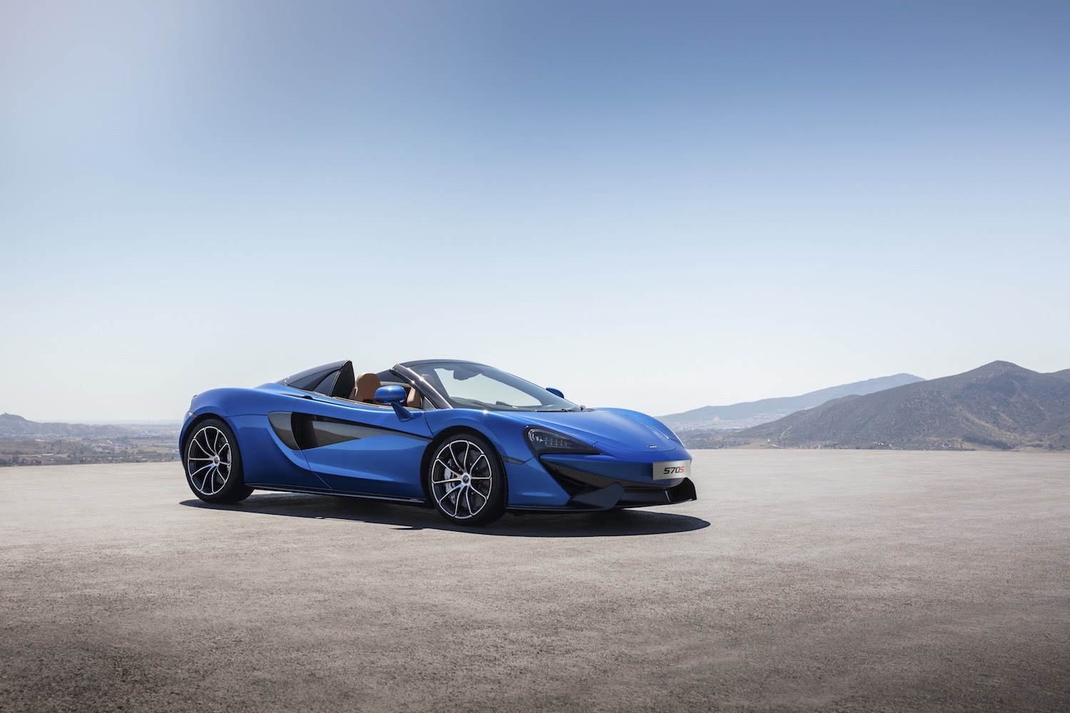 Neil Lyndon reviews the latest New McLaren 720S Spider for Drive 11