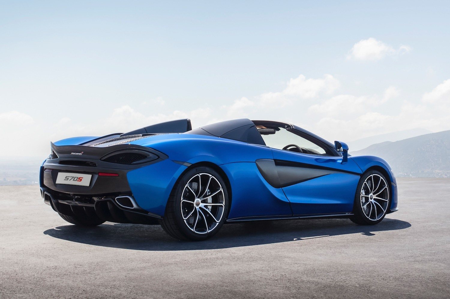 Neil Lyndon reviews the latest New McLaren 720S Spider for Drive 2