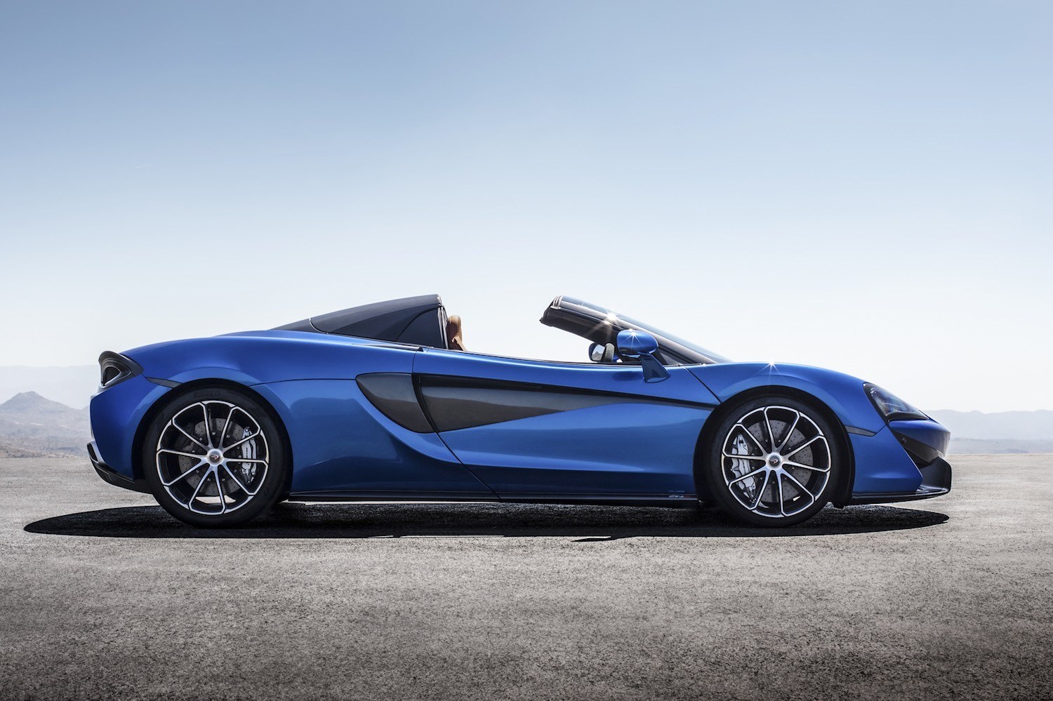 Neil Lyndon reviews the latest New McLaren 720S Spider for Drive 5
