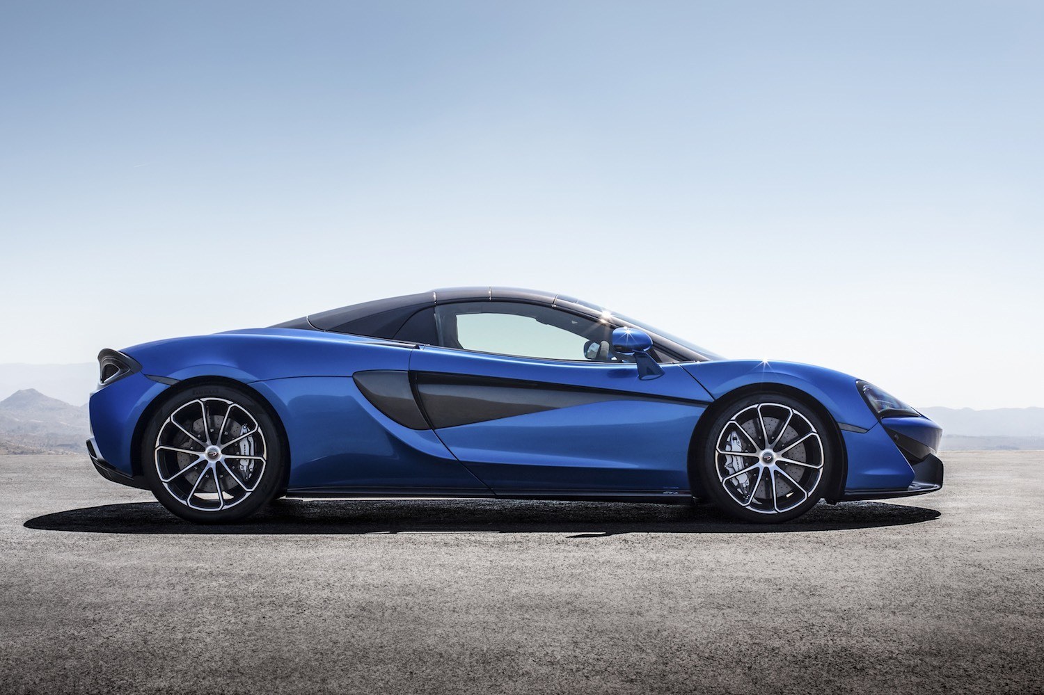 Neil Lyndon reviews the latest New McLaren 720S Spider for Drive 6