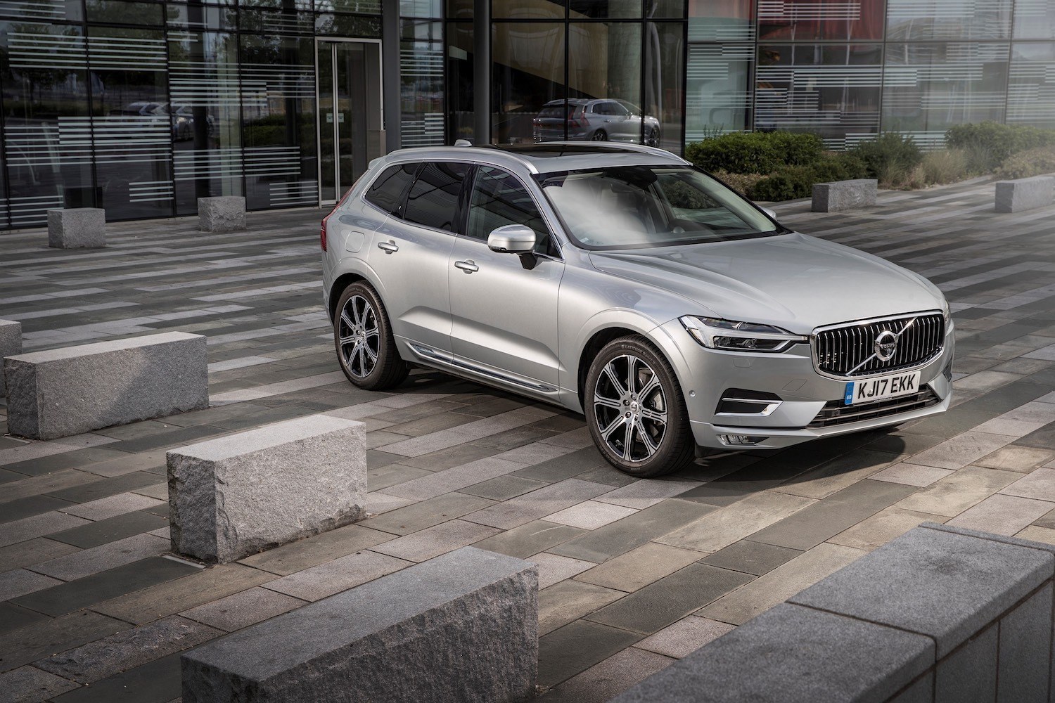 Neil Lyndon reviews the All New Volvo XC60 for Drive 23
