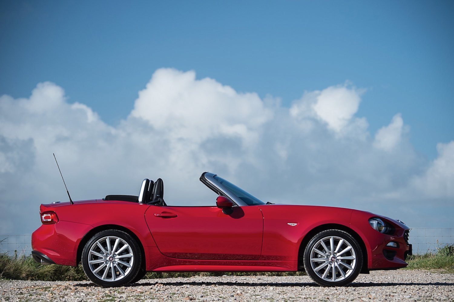 Tom Scanlan reviews the Fiat 124 Spider for Drive 12