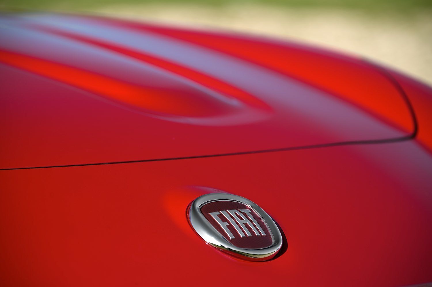 Tom Scanlan reviews the Fiat 124 Spider for Drive 16