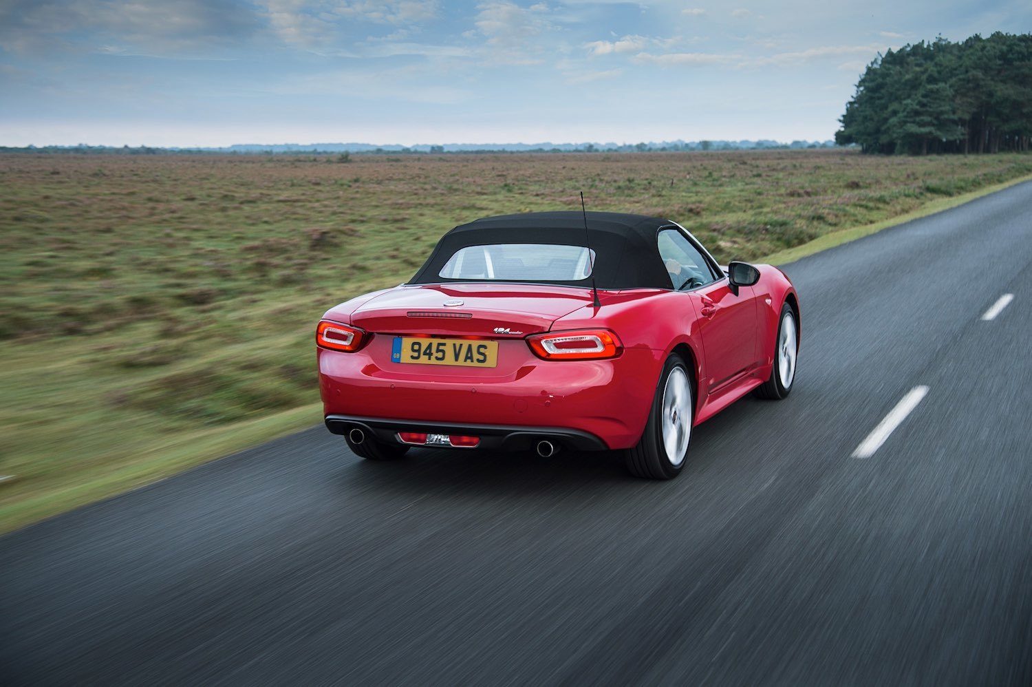 Tom Scanlan reviews the Fiat 124 Spider for Drive 3