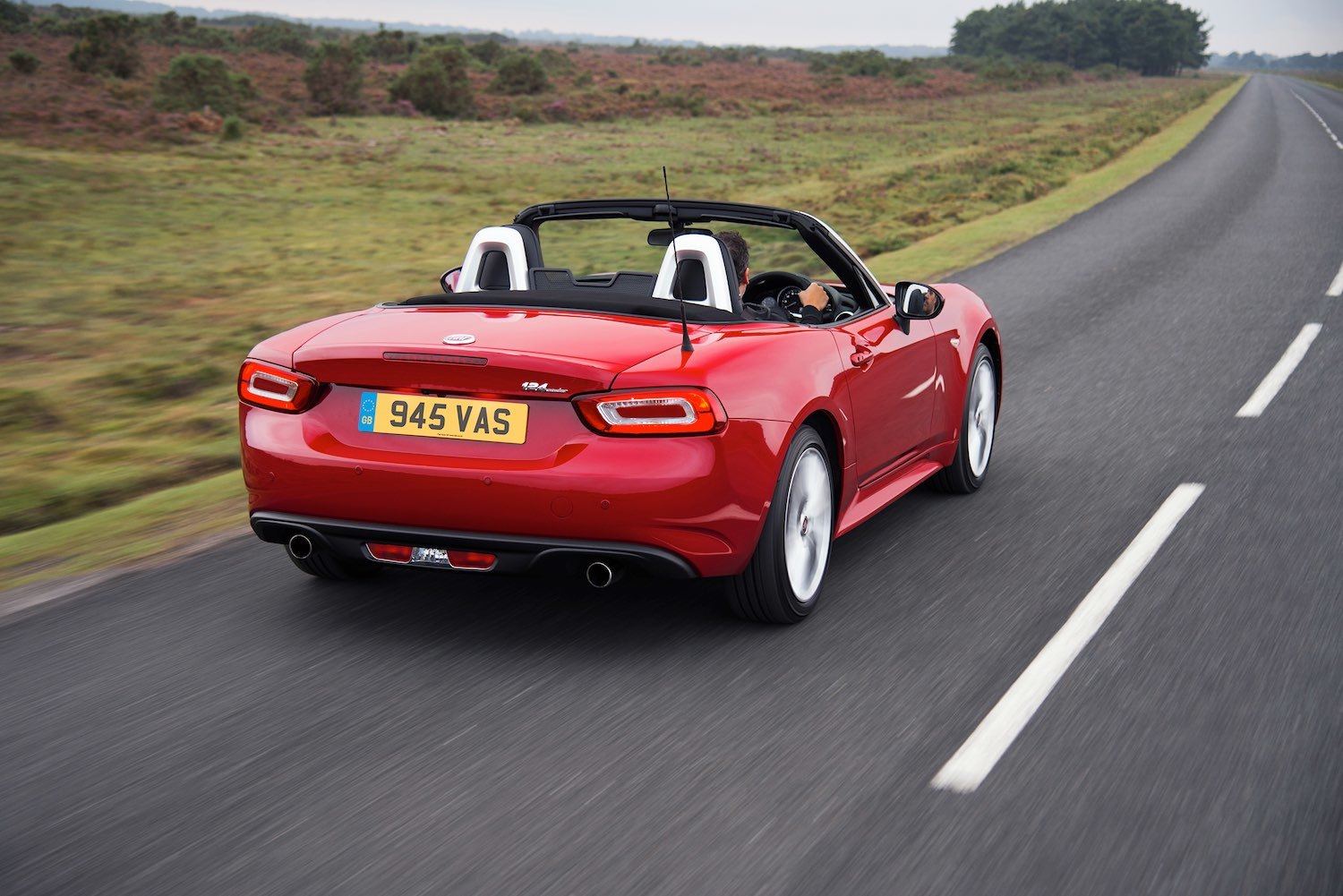 Tom Scanlan reviews the Fiat 124 Spider for Drive 5