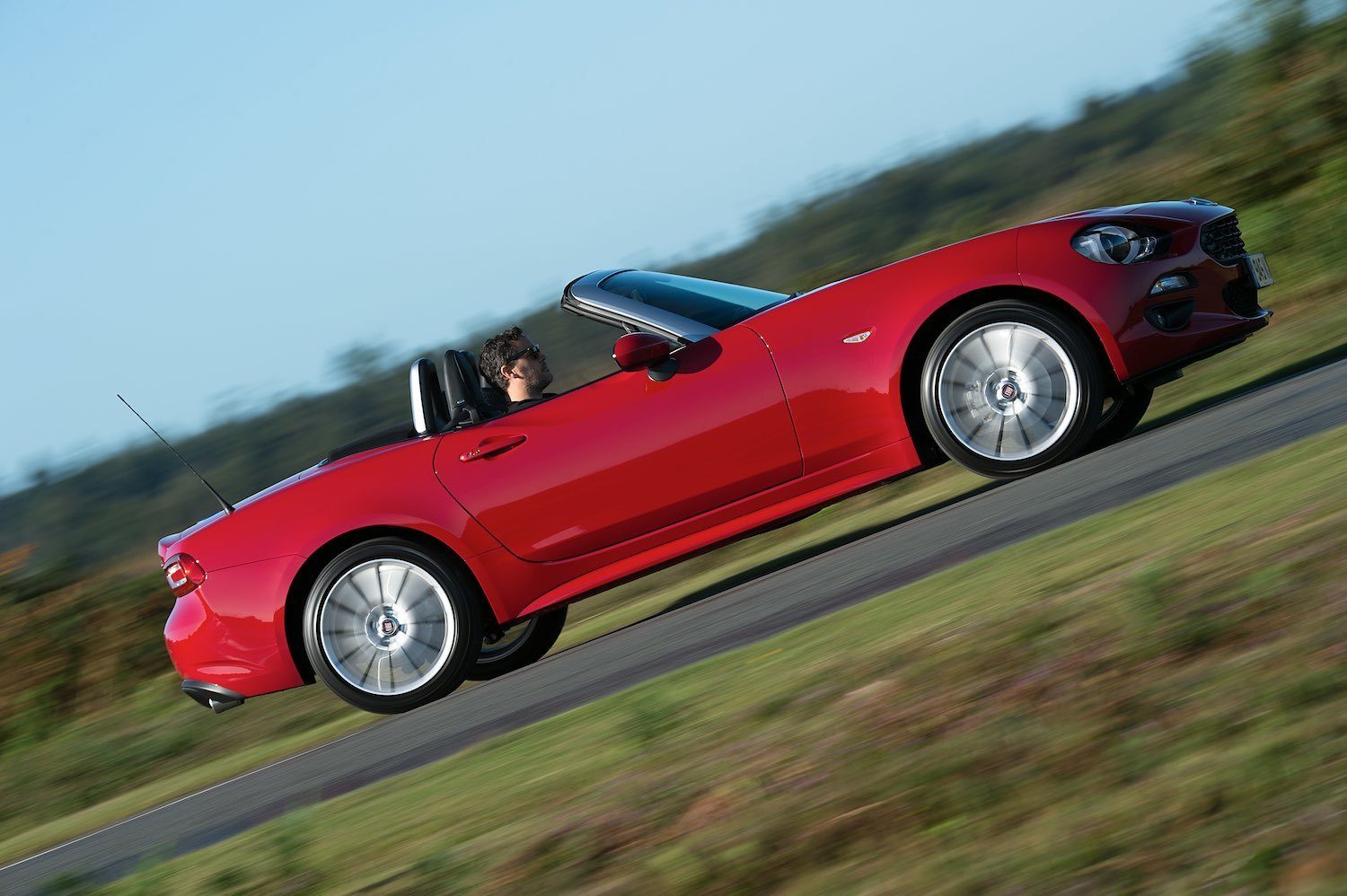 Tom Scanlan reviews the Fiat 124 Spider for Drive 7