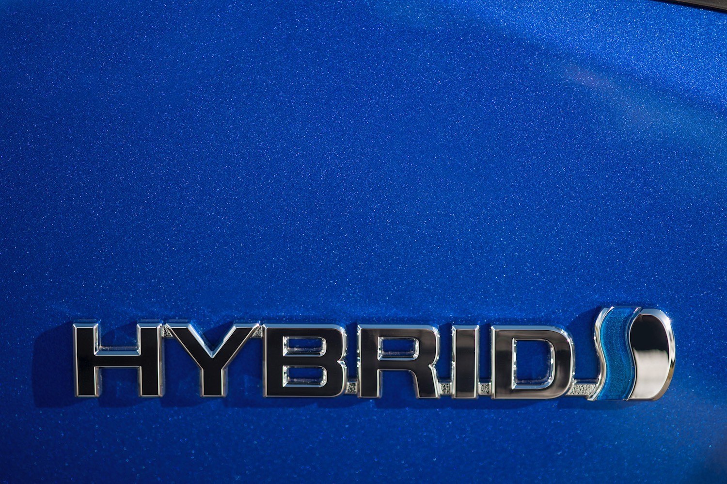 Tom Scanlan reviews the Toyota C-HR Hybrid for Drive 4