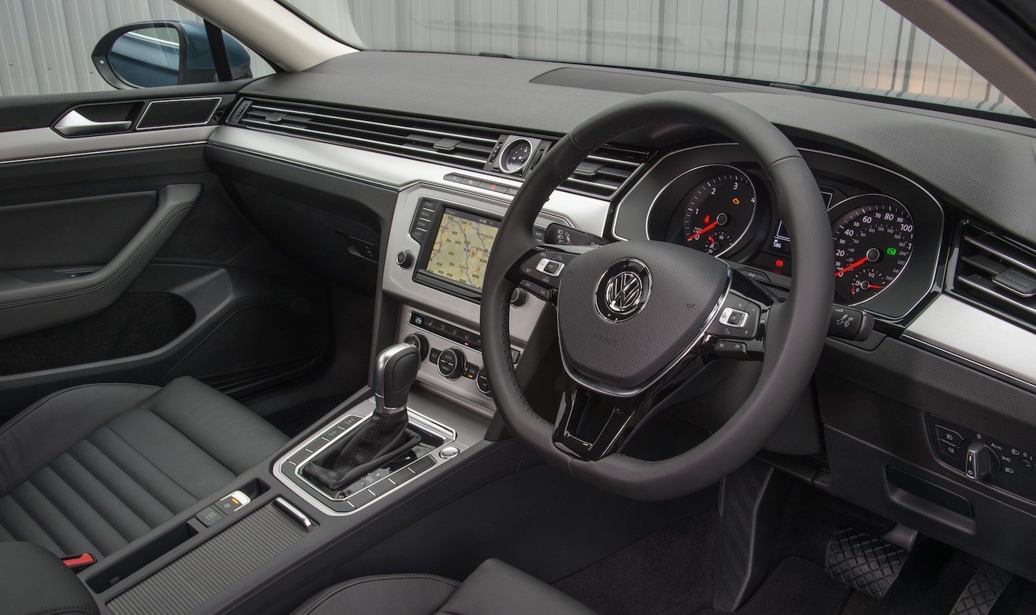 Tom Scanlan reviews the 2017 Volkswagen Passat 7