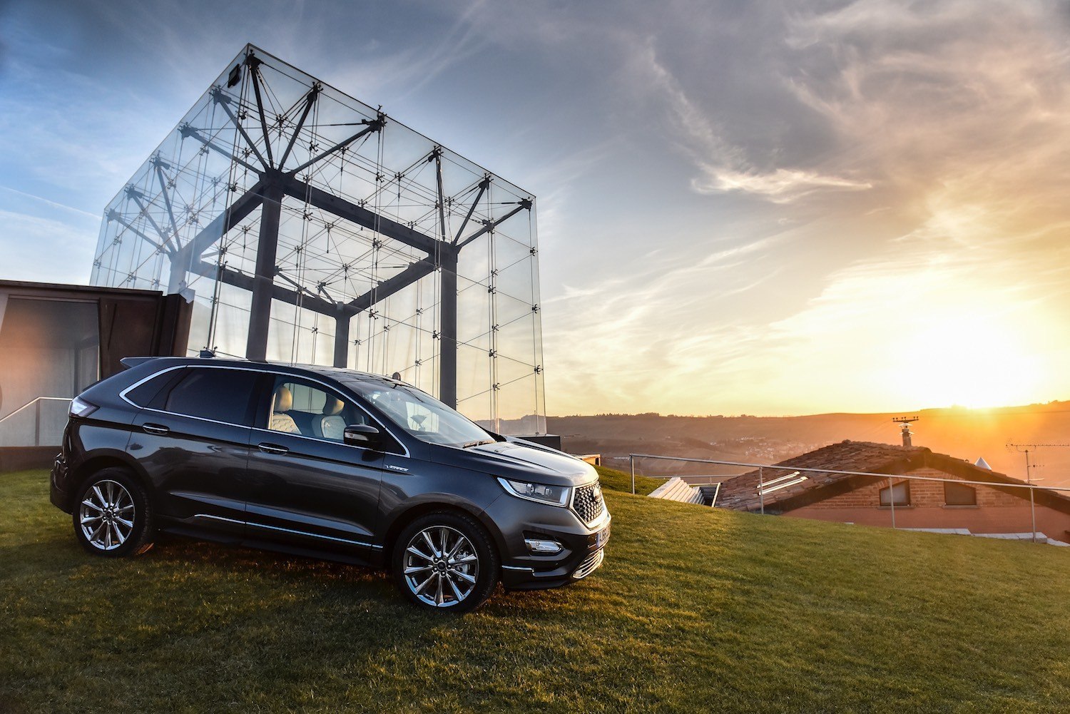 Tom Scanlan reviews the Ford Edge Vignale 4