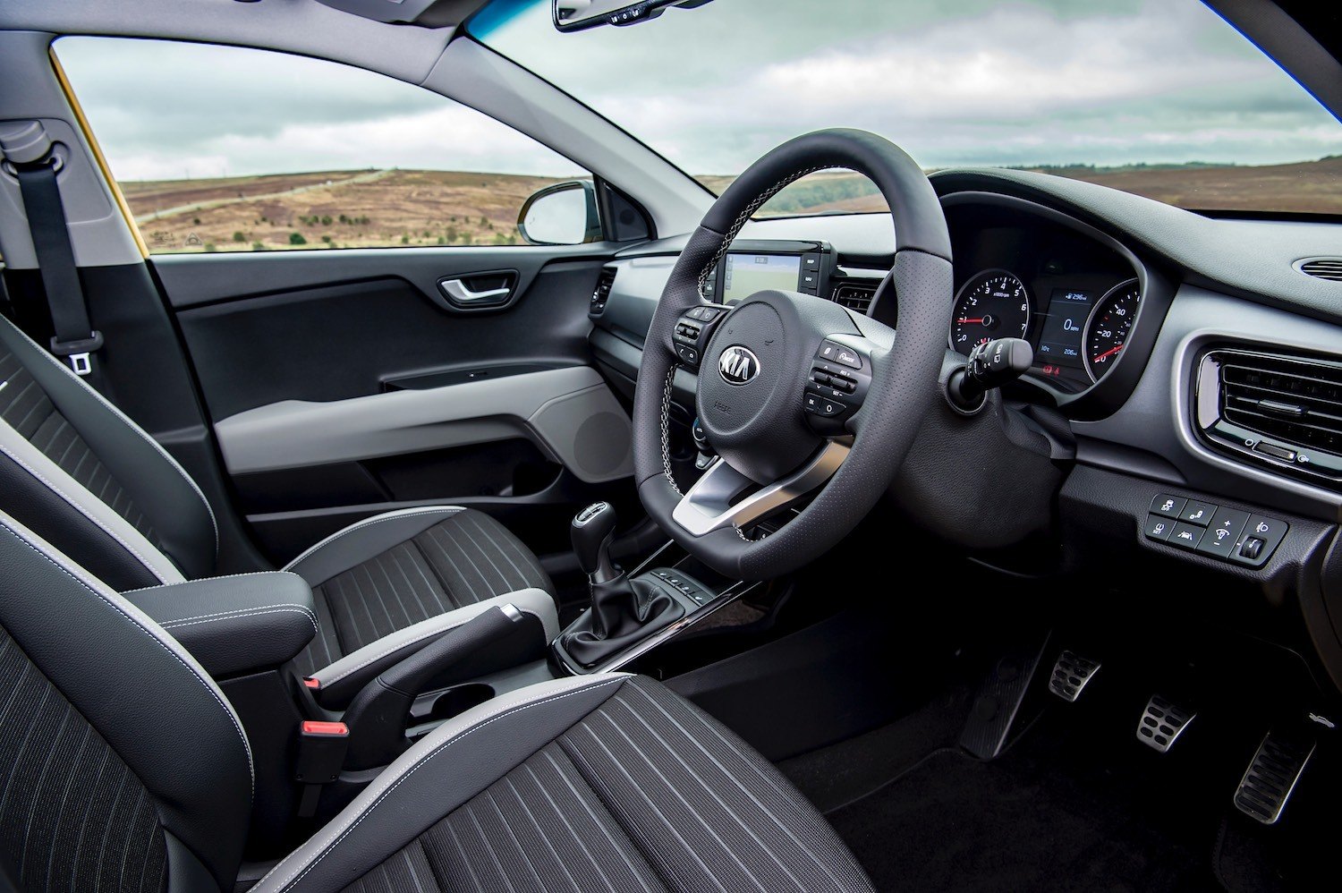 All New Kia Stonic reviewed by Tom Scanlan for Drive 12