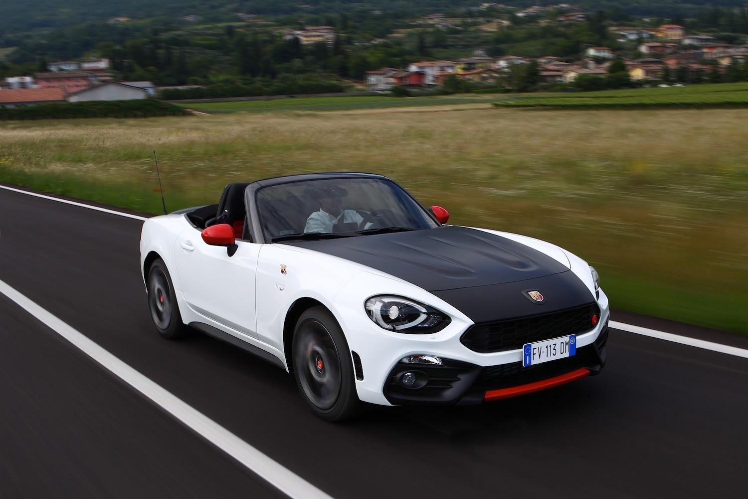 Jonathan Humphrey reviews the Abarth 124 Spider for Drive 11