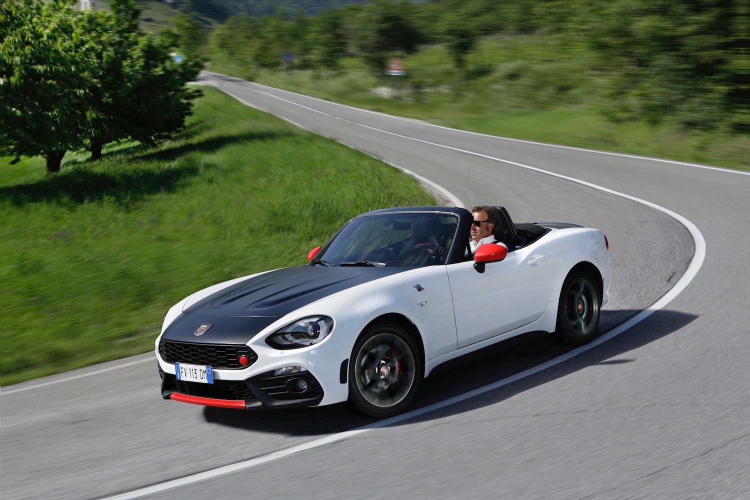 Jonathan Humphrey reviews the Abarth 124 Spider for Drive 14