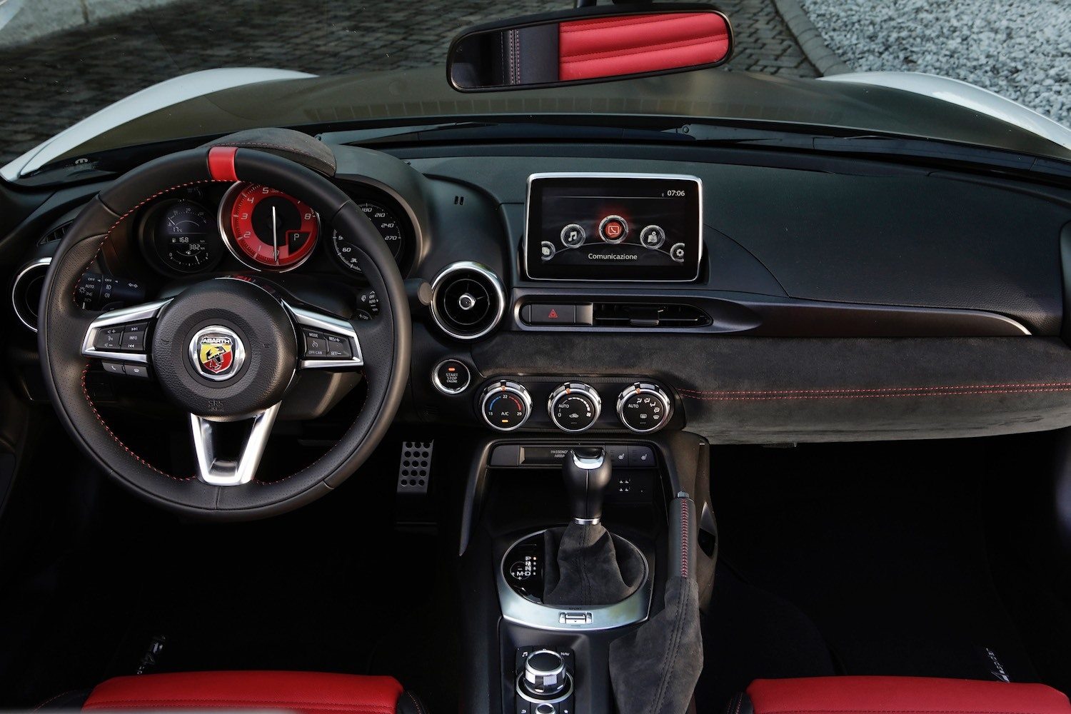 Jonathan Humphrey reviews the Abarth 124 Spider for Drive 18