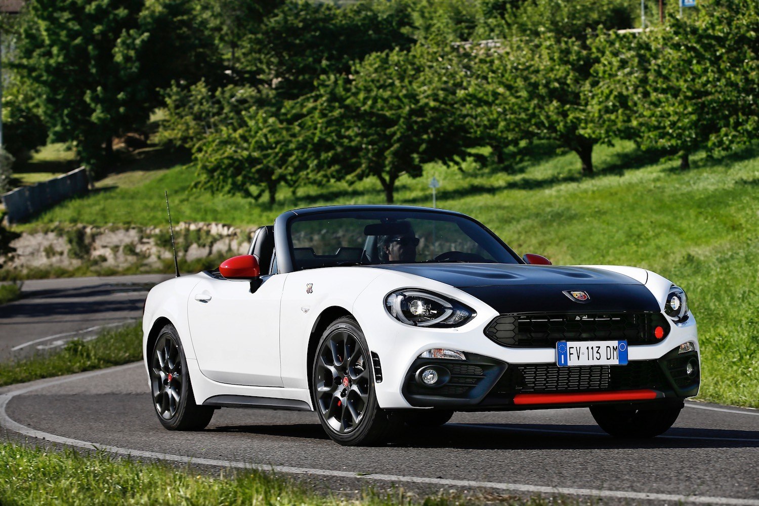 Jonathan Humphrey reviews the Abarth 124 Spider for Drive 5