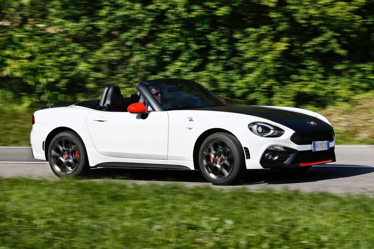 Jonathan Humphrey reviews the Abarth 124 Spider for Drive 6