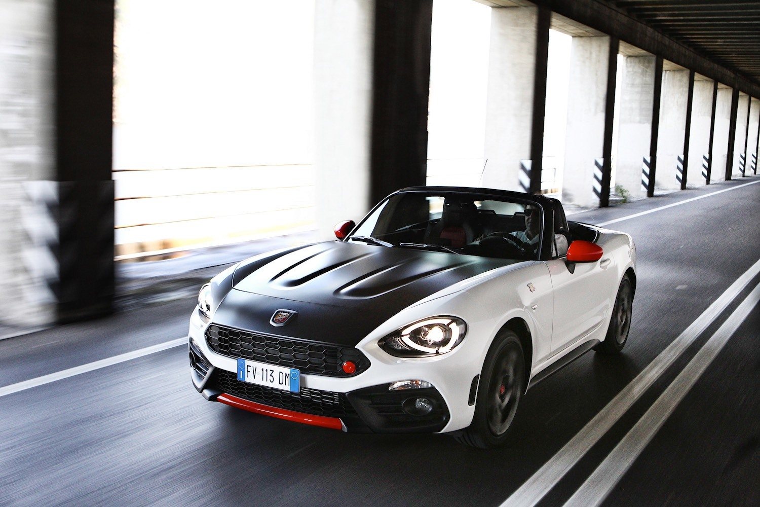 Jonathan Humphrey reviews the Abarth 124 Spider for Drive 9