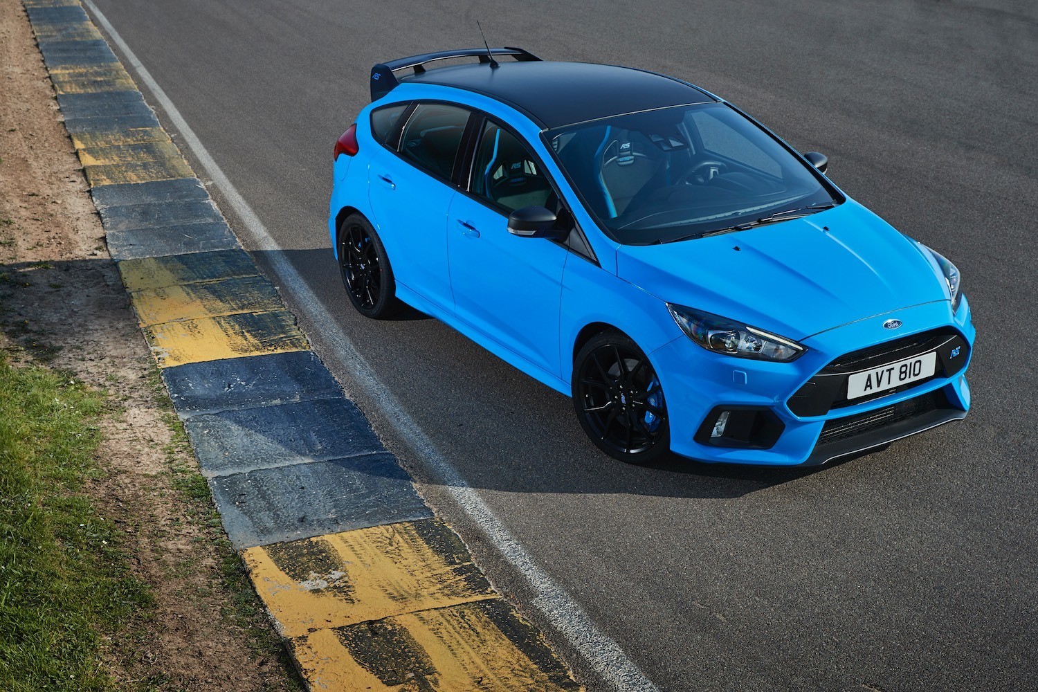 Neil Lyndon reviews the 2017 Ford Focus RS Mountune for Drive 5