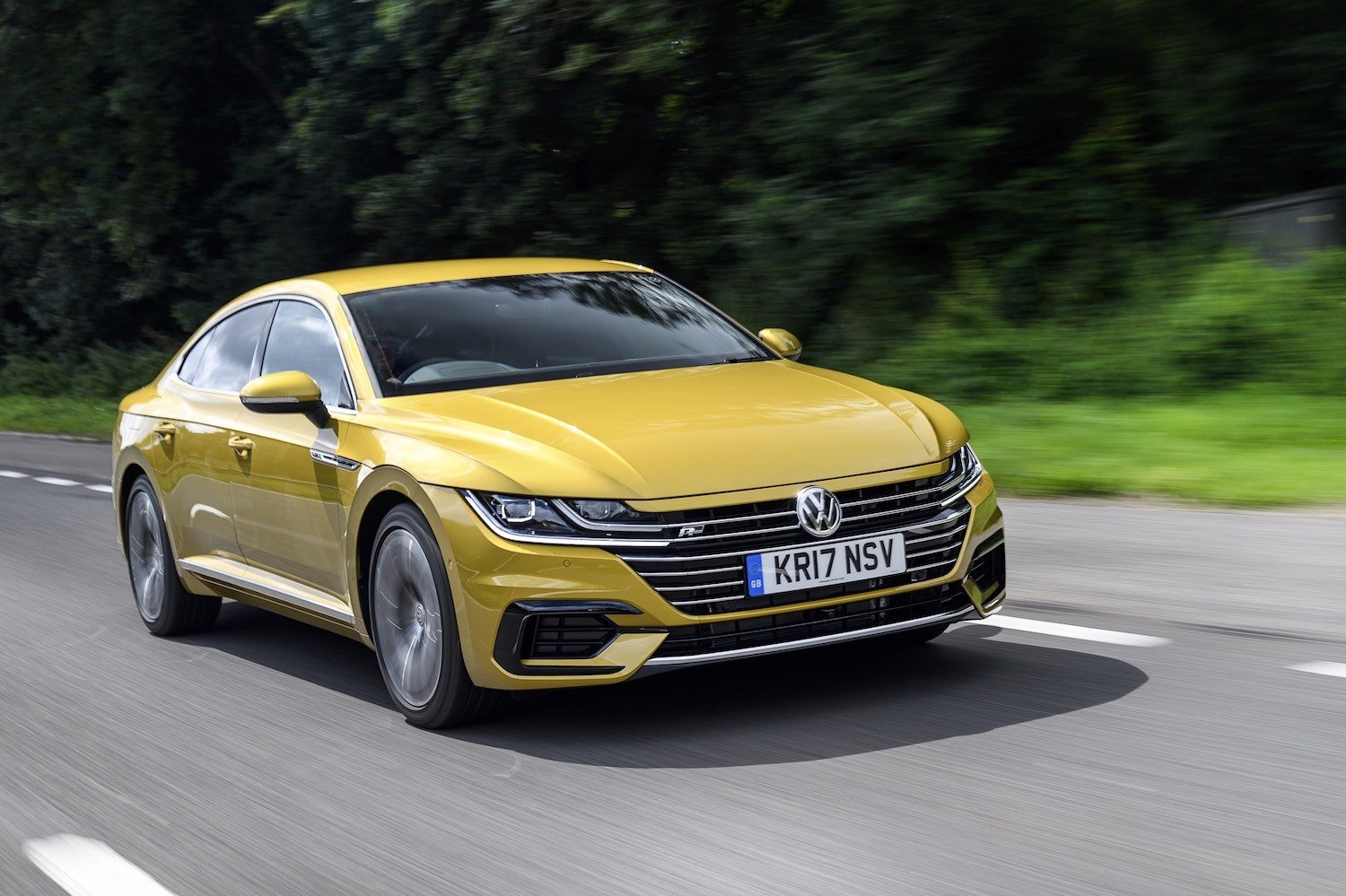 Neil Lyndon reviews the Volkswagen Arteon for Drive from the UK Launch 12