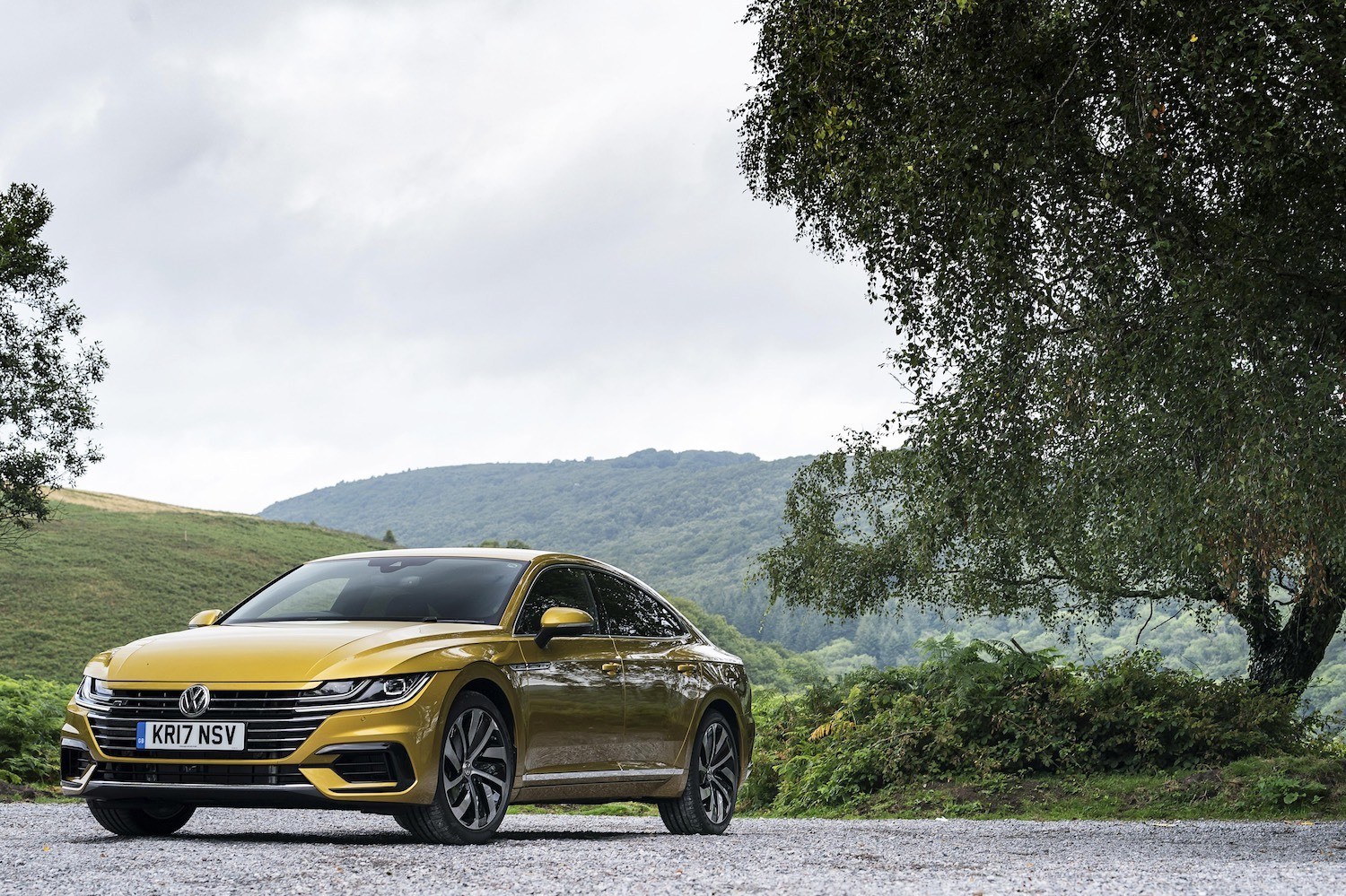 Neil Lyndon reviews the Volkswagen Arteon for Drive from the UK Launch 7