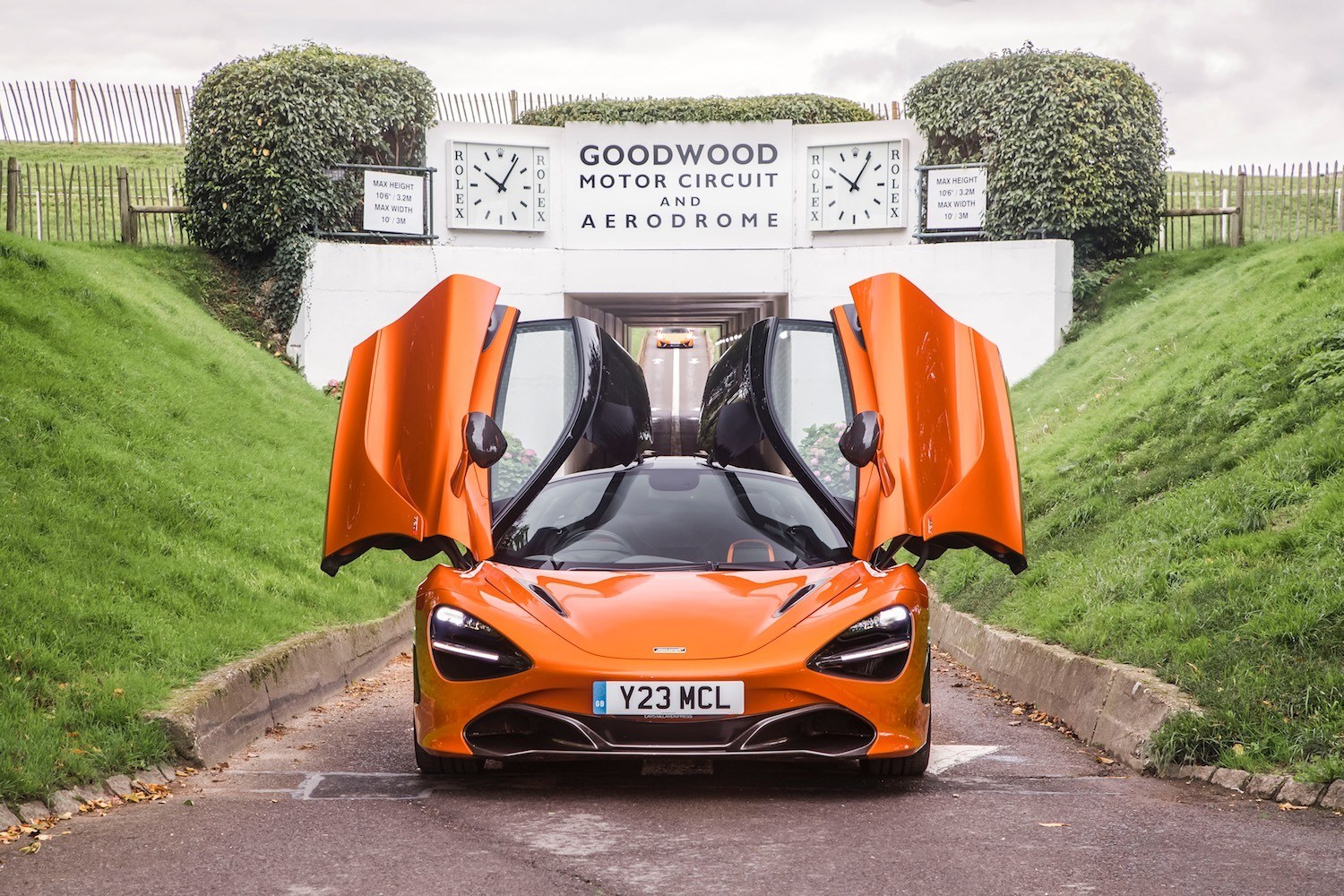 Reviewed by Drive Tom Scanlan drives the McLaren 720S Supercar 8