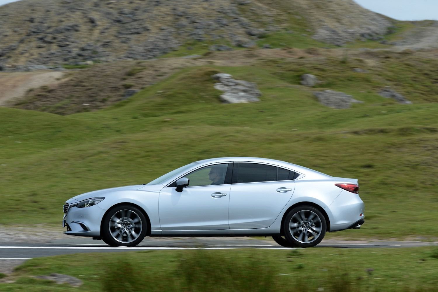 Tom Scanlan reviews the 2017 Mazda 6 Saloon for Drive 3