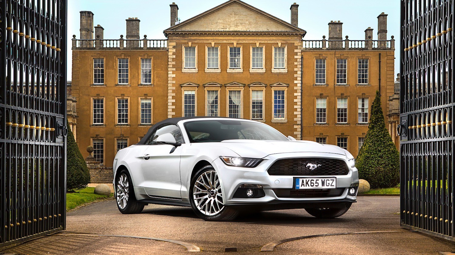 Ford Mustang reviewed by Tom Scanlan for Drive 2