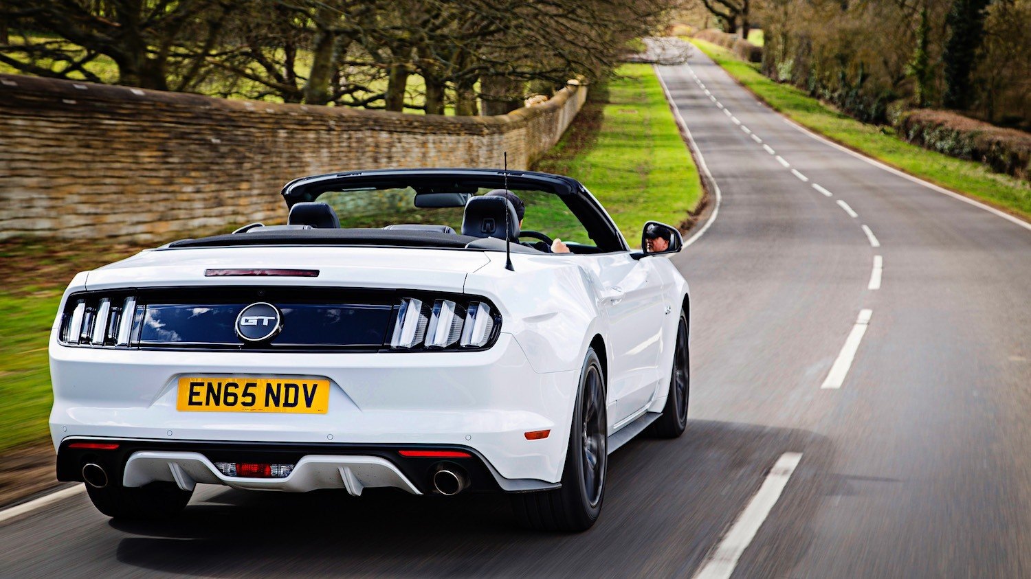Ford Mustang reviewed by Tom Scanlan for Drive 7