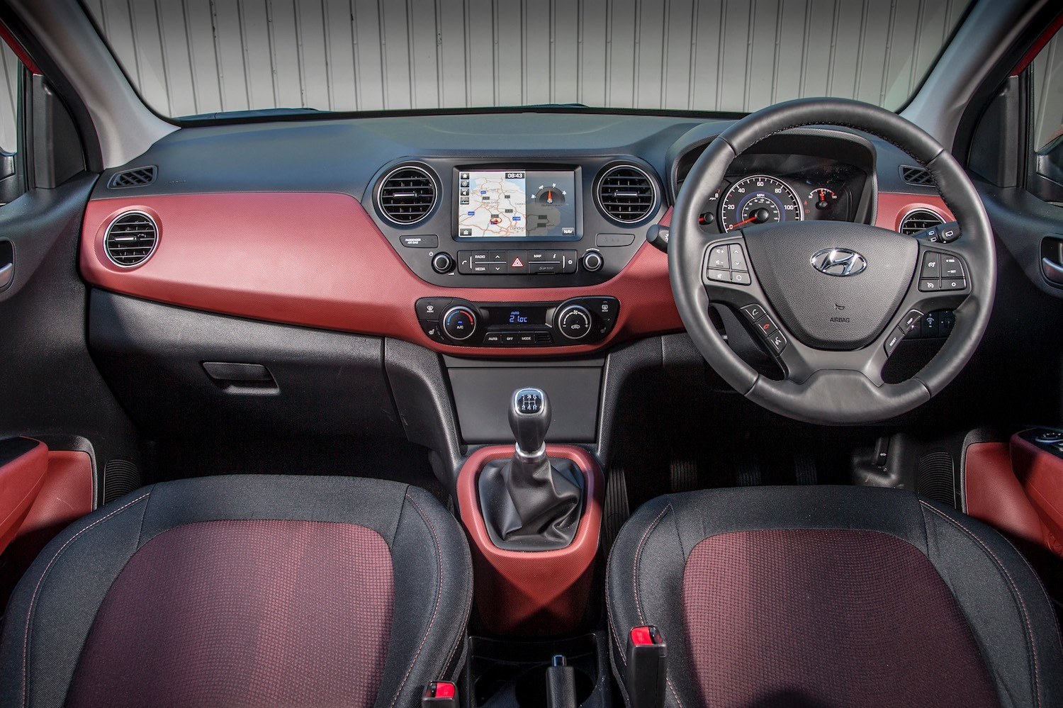 Neil Lyndon reviews Hyundai i10 Premium SE for Drive 12