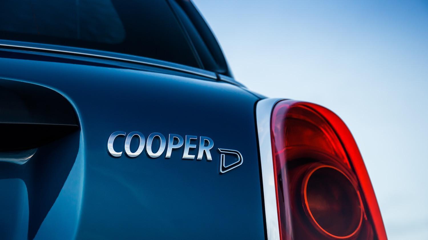 Neil Lyndon reviews the MINI Cooper D Countryman for Drive 14