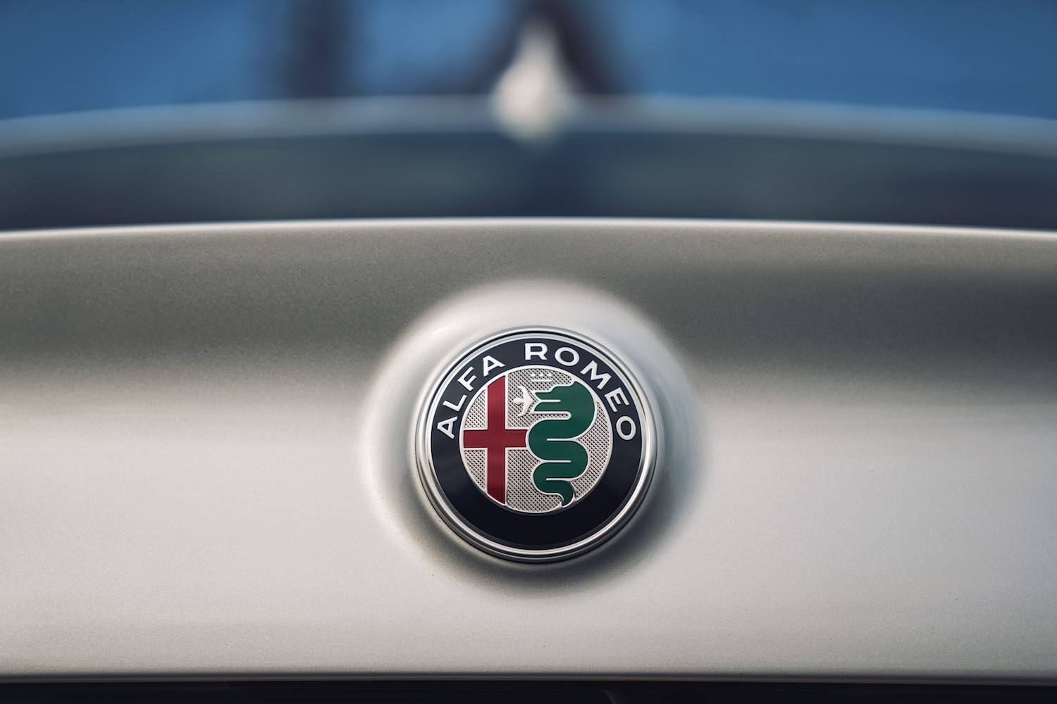 Tom Scanlan reviews the Alfa Romeo Giulia for Drive 7
