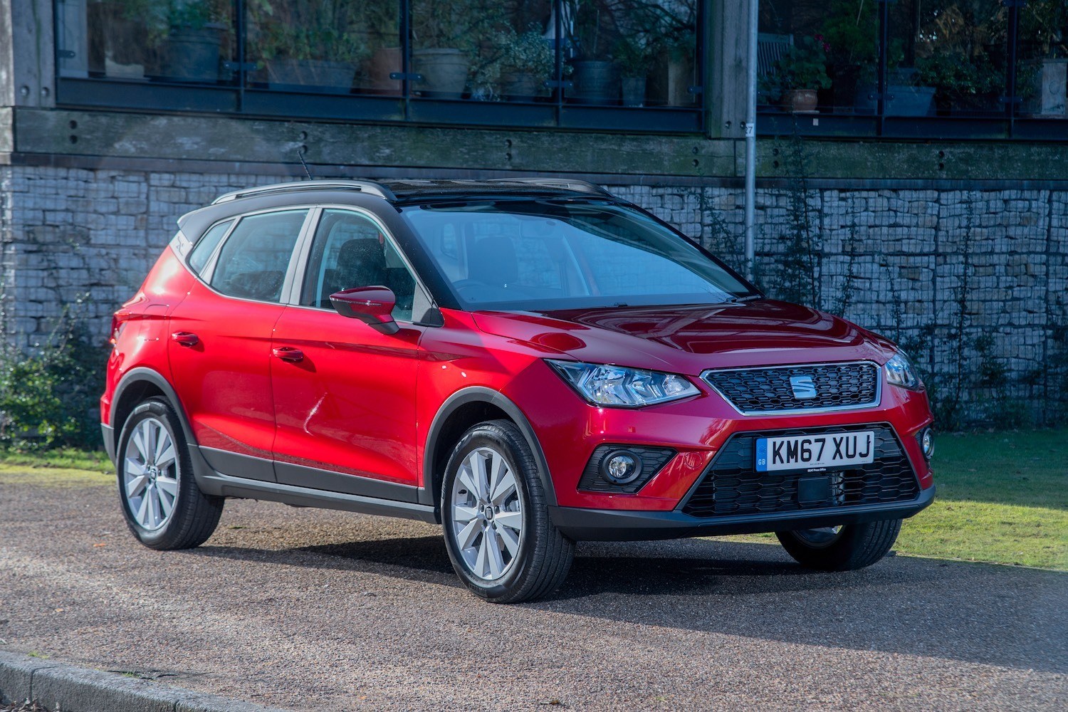 Tom Scanlan reviews the SEAT Arona SE Technology for Drive 18