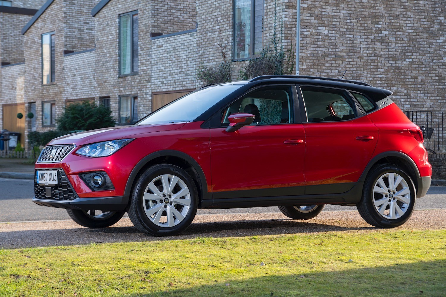 Tom Scanlan reviews the SEAT Arona SE Technology for Drive 2