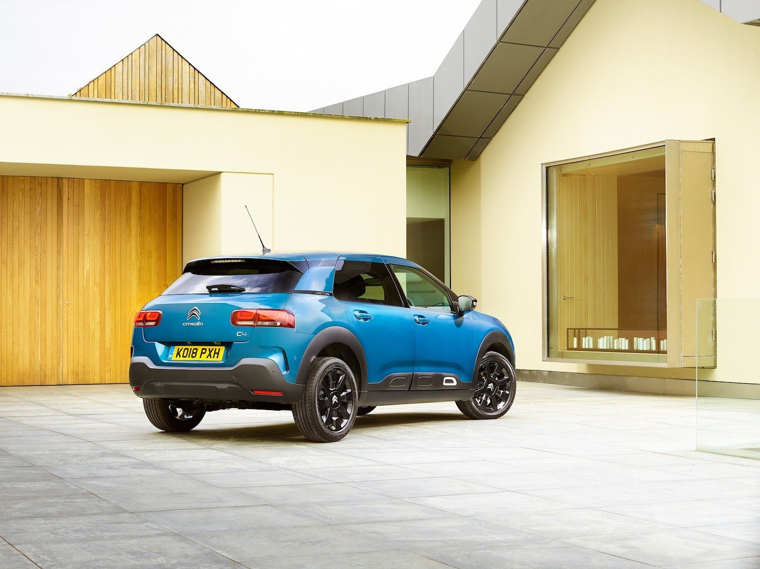 Tom Scanlan reviews the New Citroen Cactus for Drive 2