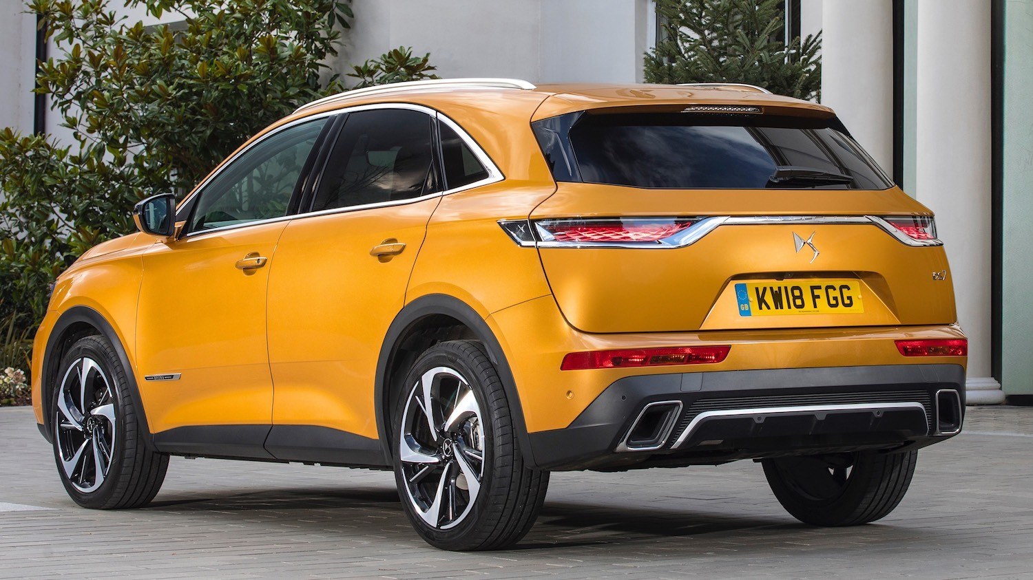 Lisa Richardson-Humphrey reviews the All New DS 7 for Drive 15