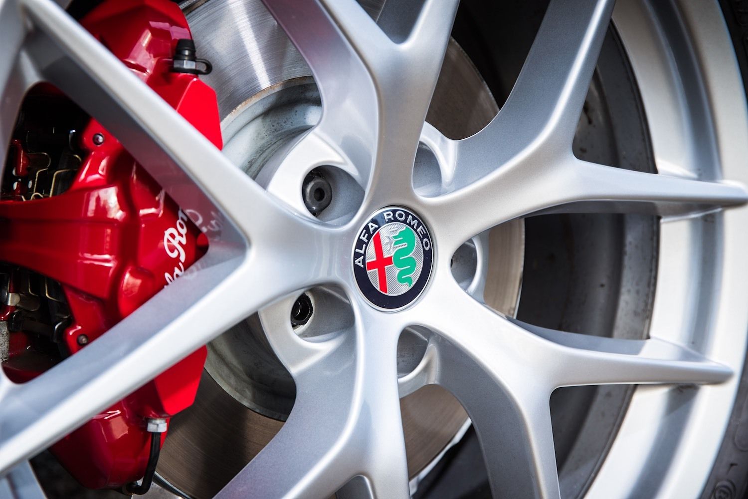 Tom Scanlan reviews Alfa Romeo Stelvio for drive 9